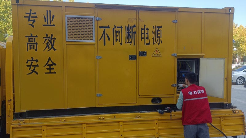 高州柴油发电机组和UPS电源配合使用时，如何避免切换过程中的电力中断？